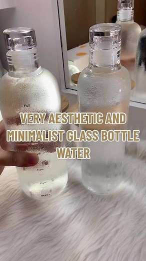 Very aesthetic and minimalist Glass bottle water! 🫶🏻 #glassbottle #tiktokbudolfinds #treanding #affordable #aesthetic