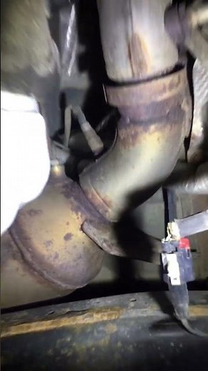 RAM 1500 ECO DISESL (BANK ONE SENSOR ONE) OXYGEN SENSOR LOCATION