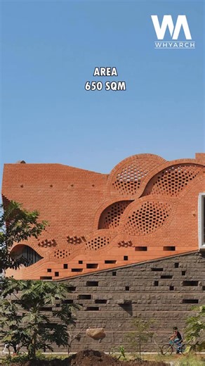 WhyArch on Instagram: "Epic 650 m² House | Gadi House | #reel #home#whyarch#architecture #homedesign reelinstagram instagram For collaboration, email us at: info@whyarch.in This House is designed by PMA madhushala Name: Gadi House Location: Talegaon Dabhade, India Size: 650 m² Year: 2020"