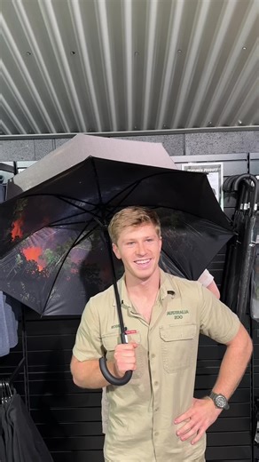 Robert Irwin's Unique Photography Umbrella Experience