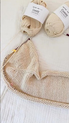 Trying a contiguous knit sweater construction 🧶❤️