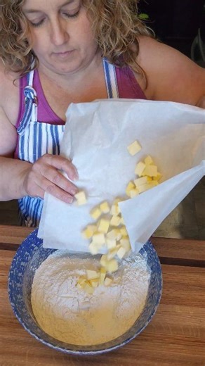 ✅Use very cold butter or fat – Keep the butter, shortening or fat well-chilled and cut into small pieces to begin with. ✅Don’t overwork the dough – While some recommend using a food processor to make pie crust, we do not. We recommend using a pastry blender and making pie crust by hand. The more you work with the fat pieces and flour, the higher chance for gluten formation, making pie crust tough. ✅Roll out and turn the dough – Roll out the dough away from yourself and turn the dough often. Keep