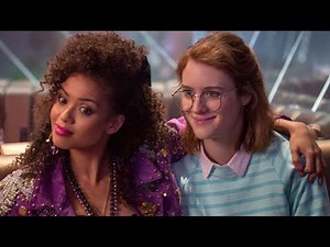 Kelly & Yorkie (Black Mirror) || San Junipero | Kissing Scene