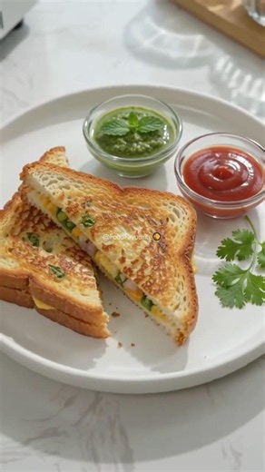 🔥 Crispy Besan Bread Toast Recipe 🤤 | Easy Breakfast Recipe | 10 Min Snack #shorts