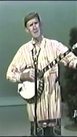 Stringbean - Mule Went Away With The Little Red Wagon #oldtime #banjo #tv