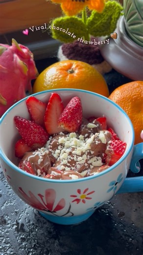 Kavita Sharma on Instagram: "Viral chocolate strawberry 🍓🤎😂 #viral #choclatestrawberries #dessert #yummy"