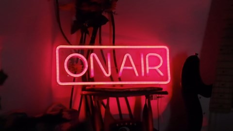 ON AIR Neon Sign - Live On Air Sign for Streaming/Gaming/Recording Studio Decor - LED Streaming Lights for Streamers/Gamers/Influencers - USB Powered with On/Off Switch On Air Light Sign - Amazon.com