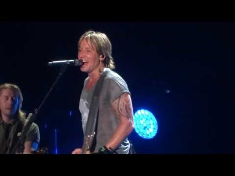 Keith Urban sings "Blue Ain't Your Color" live at CMA Fest