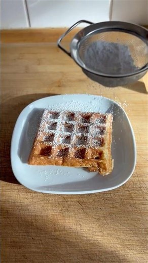 High Protein Waffles (No Protein Powder!) | Easy Blender Recipe #highprotein #waffle #recipe