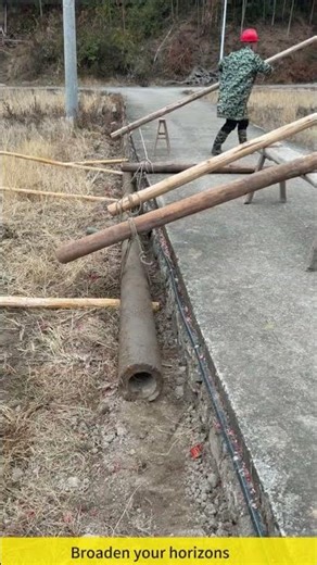 Use the lever principle to lift the cement pillar