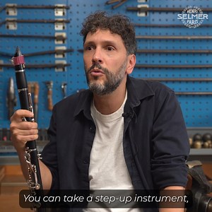 [ReWIND.fr] Are you more of the “new” or “second-hand” instrument" player? Julien Raffin is a saxophonist, flutist and clarinettist who performs in several television shows including “N'oubliez pas les paroles” on France 2. He looks back over his musical journey and talks about the market of musical instruments, particularly the second-hand side of it... #ReWIND Have you ever bought a second-hand instrument? ReWIND.fr is the benchmark platform for second-hand SELMER instruments. 🔎 https://bit.l