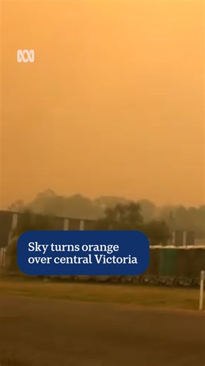 A timelapse video shows the smoky sky turning orange as a bushfire approaches the Victorian town of Alexandra. Authorities expect the fire has reached Alexandra. Residents in the town have been urged to stay indoors and avoid using mains water unless absolutely necessary, as water pressure is affecting firefighting efforts in the area. The fire is threatening homes and lives. Personalise your news and stay in the know with the ABC NEWS app: https://ab.co/abcnewsapp #ABCNewsVic | ABC Melbourne