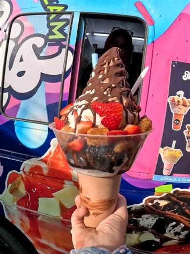 Ahora Sii 🤪🍨 el 3 en 1 Mega Gigante y Pesao Volcan Calientito.. Frape.. Bizcochitos.. Churros ❤️🇵🇷 y Cargao Hasta el Tope !! #puertorico #chinchorreo #boricua #mantecado #icecream