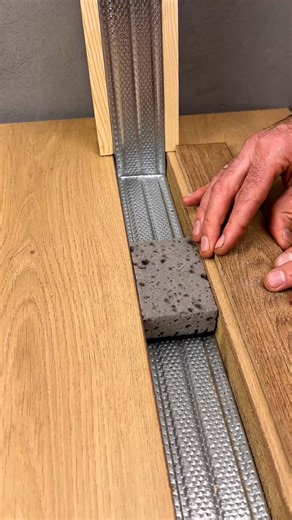 Smart Doorstep Trick With a Sponge | Science, Tech and Universe