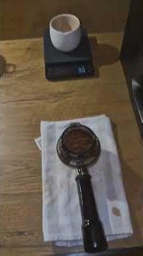 making Espresso in my Sage Barista Express #sage #breville #coffee #coffeelover