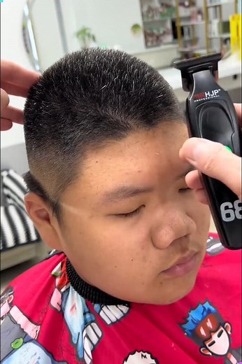 Watch the Art of the Perfect High Fade Haircut 🔥✂️ #highfade #barbering #haircutprecision #barberlife #fadecut | Creative Inspiration For You