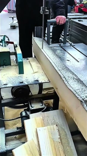 Powerful Bandsaw in Action! Precision Log Squaring & Wood Processing Demo ⚙️