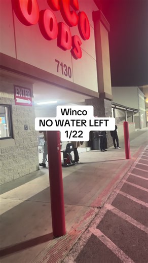 🚨if you are looking for bottled water Winco is OUT! Do you know where to get some? 😞 #Tulsa #oklahoma #snow #storm #weather
