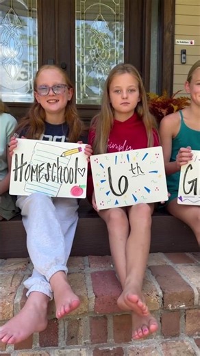OutDaughtered’s Danielle Busby HOMESCHOOLS the Quints — Fans Are DIVIDED!