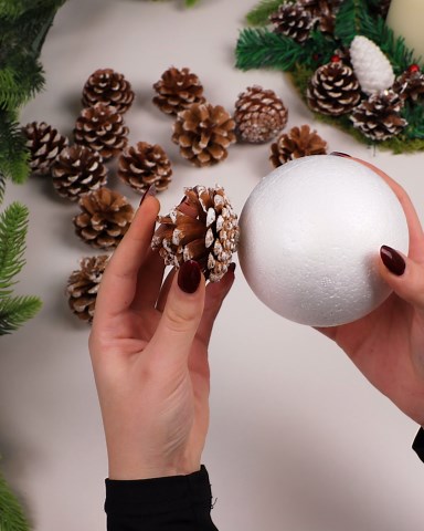 DIY sparkling pinecone Christmas decor🌟