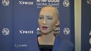 Saudi Arabia grants citizenship to first robot citizen