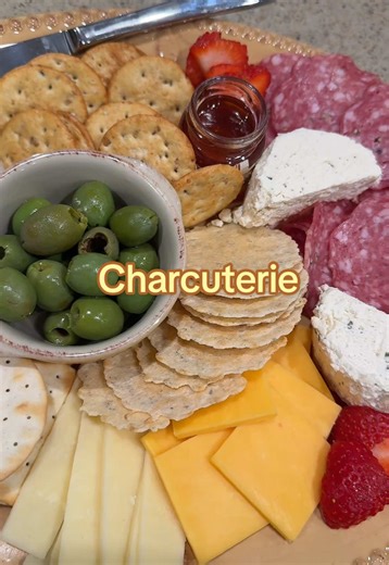 Simple but delicious holiday appetizer! @Driscoll’s @Tillamook @Mike’s Hot Honey @Boursin Cheese @Columbus Craft Meats##charcuterie##charcuterieboardsoftiktok##charcuterietiktok##charcuterieboards##fyp