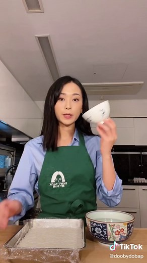 Crispy tuna rice burger bc that bite isn’t gonna feed anyone🍣 #tuna #crispyrice #avocado #burger