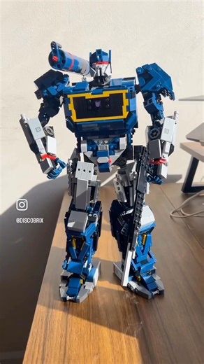 LEGO Soundwave doesn’t look right?🤨