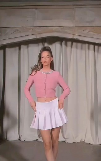 • ʙᴀʀʙᴀʀᴀ ᴘᴀʟᴠɪɴ • ♥️ #barbarapalvin #fashion #model #explore #style | • ʙᴀʀʙᴀʀᴀ ᴘᴀʟᴠɪɴ •