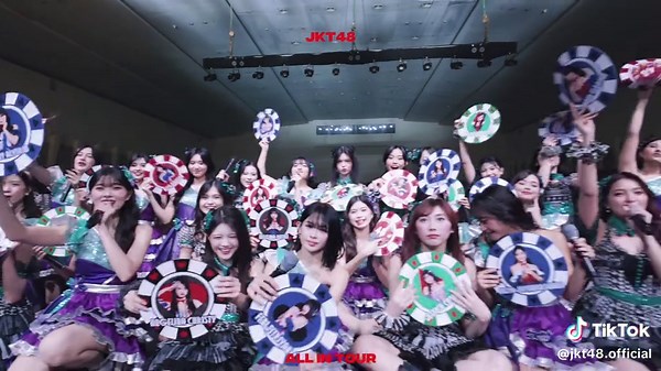 JKT48 ALL IN TOUR 2025: Keseruan di Surabaya!