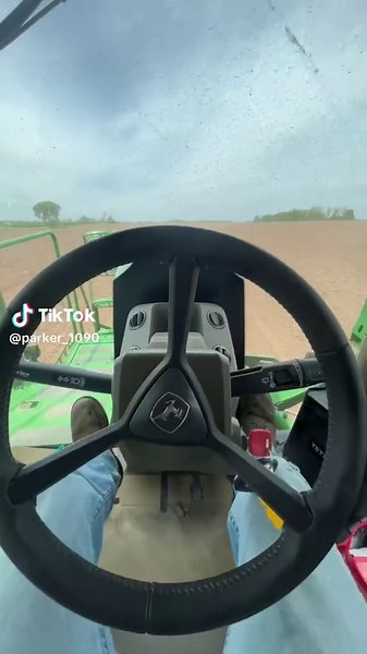 Efficient Soybean Harvesting with John Deere Sprayers