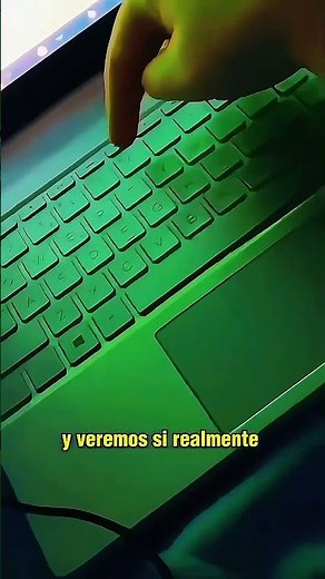 Truco para laptop Teclado Iluminado #laptop #teclado #luces #iluminado #truco #viralshort