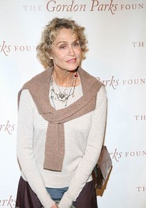Lauren Hutton’s nude modelling shots up for sale