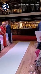 This bride shocked her guests with a musical surprise... 💍🎶 | storyful