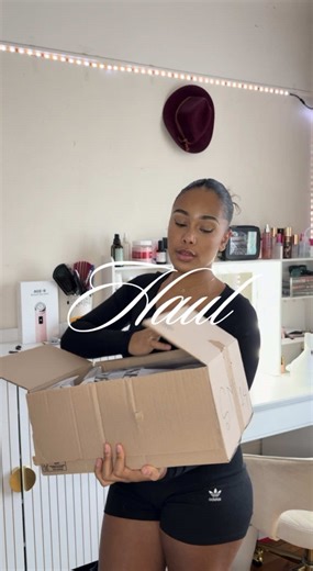 Je sais que tout le monde a déjà l’ensemble mais c’est pas grave #haul #girls #fyp #tryonhaul