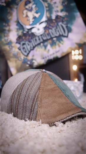 The crowd awaits 💀⚡️🐻🎸 The show goes on tomorrow at NOON ET! #gratefuldead #bostonscally