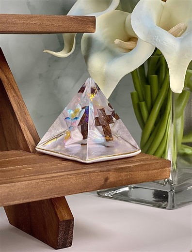 Resin Pyramid With Wooden Cross and Colorful Easter Lilies in Blue/pink/white/yellow - Etsy