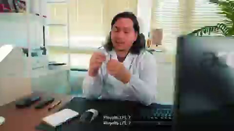 .@JoblifeEsport 🇫🇷 fait son entrée sur les jeux mobiles en recrutant un joueur Clash Royale (@Viiper__1)Je le répète souvent, les jeux mobiles sont une grosse opportunité à saisir pour les raisons suivantes 👇- Faibles barrières à l'entrée (Salaires mesurés, pas de slot à acheter etc..)- Une manière de toucher un public asiatique (plus gros marché esport actuel 🇨🇳🇰🇷 et à l'avenir 🇮🇩🇵🇭🇻🇳)- Un éditeur investit dans son écosystème esport.Les grands clubs français sont encore frileux, je