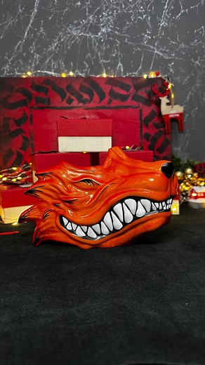 Kurama half face mask for Naruto lovers 🦊🧡 Do you like it? All masks are crafted upon order 🫶 Processing time is 7-14 days, with shipping taking 10-21 working days. The Kitsune (Kurama) mask is designed to be wearable and makes an excellent decorative piece for shelves or wall decor. For custom painting designs, feel free to send me a DM, and I’ll provide you with a purchase link ♾️ . . . . . . #naruto #kuramamask #kurama #kitsune #foxmask #narutocosplay #ninetailedfox #kyuubi #animecosplay |