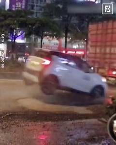 Car Vs Potholes! | Fossbytes