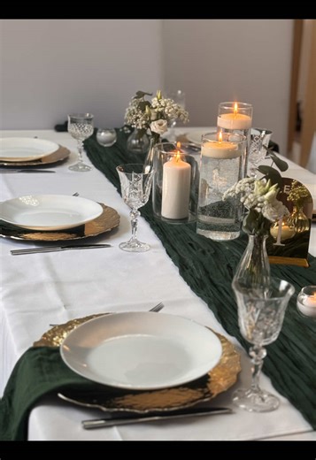 Stunning Dark Green Wedding Decor Ideas