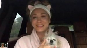 Kaley Cuoco video chats on the 3rd hour — from her car!