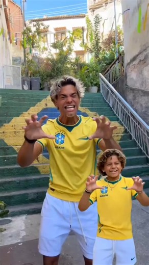Tutorial del baile de Arthur Lima 🕺 Baile de Arthur Lima Brasil Tendencia del baile de Arthur Lima Learn the Brazil dance trend tutorial Popular Brazilian dance trends for 2026 brazil dance ai trendBrazilian 🔥dance trendbrazilian dance ai resenha na laje dance tutorial ai Want this AI Dance El efecto de baile con IA es otro nivel: mis movimientos se volvieron virales Probé el filtro de baile con IA y me convirtió en un profesional Magia de baile con IA: cero habilidades, movimientos perfectos 