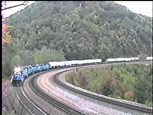 5 Conrail unit's fight the grade around Horseshoe curve, 10-10-1989