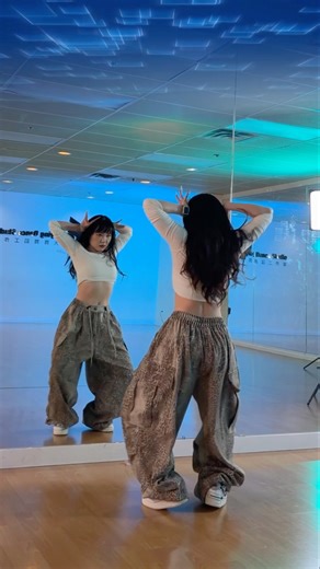 Folded - Mirrored Dance Tutorial by Secciya | DC: gandarrs