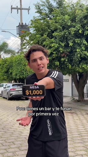 Divertida reacción a la funa en el bar