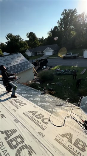 Fútbol y Techados: La Calidad en Michigan