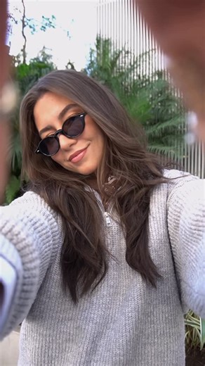 KOZZE on Instagram: "Vintage no formato. Atual na atitude. CAMEO no rosto da @vittoriamello porque estilo é saber escolher o clássico certo 😮‍💨"