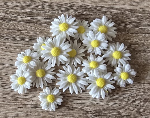 Edible Daisy Fondant Cake Toppers - Etsy Australia
