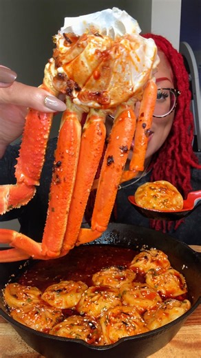 Jumbo Snow Crab & 🦀 Soup dumplings #mukbang #seafood